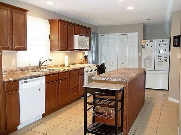 4th image of 59531 Dushane Ave