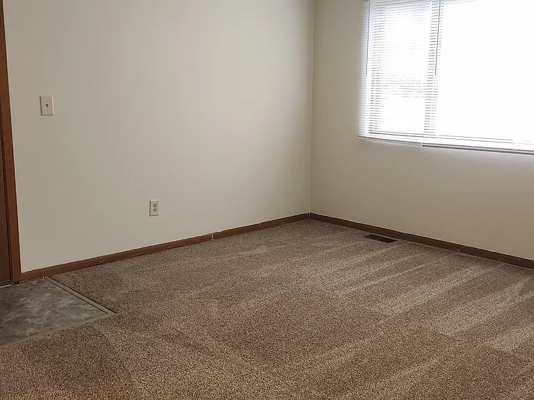 1269 Getzelman Dr #1E — Photo 3