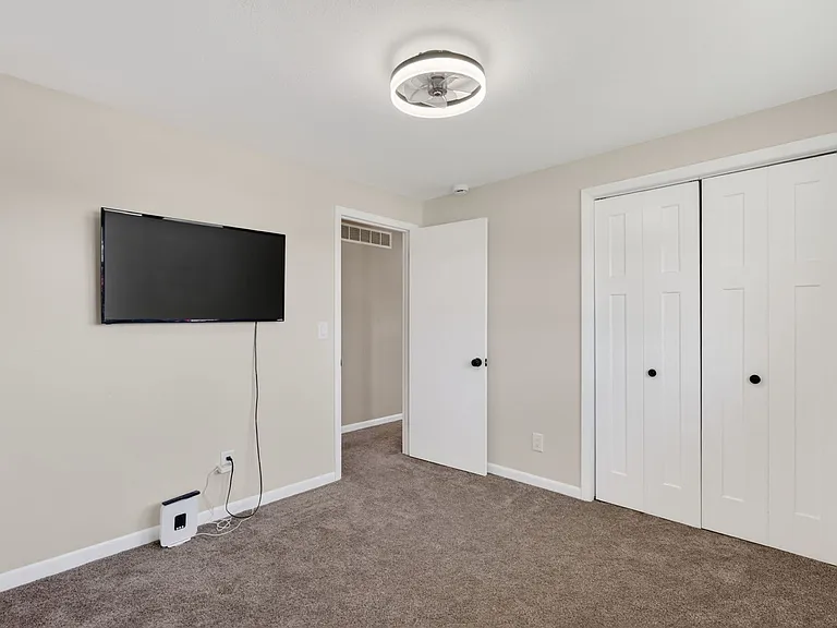 2091 W State Route 102 — Photo 26