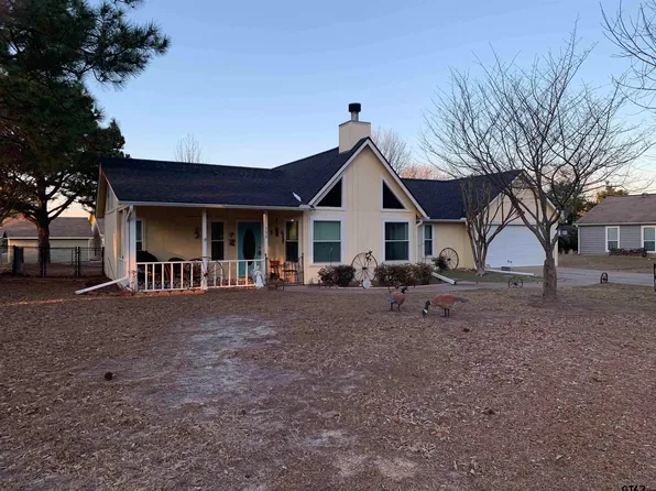 399 Cimarron Trl, Holly Lake Ranch, TX 75765