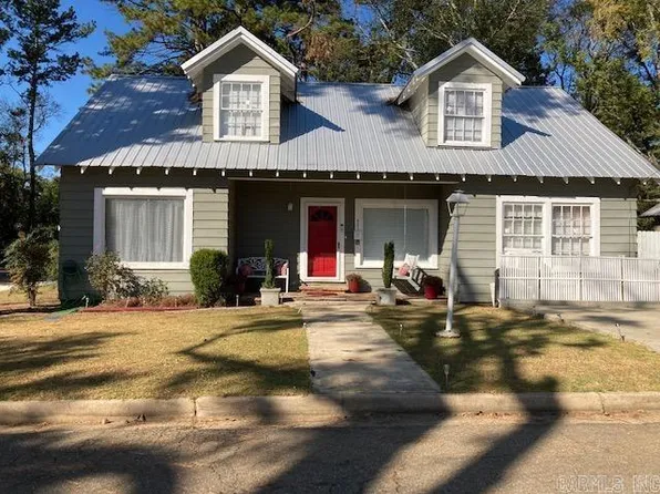 401 E Cedar St, Warren, AR 71671