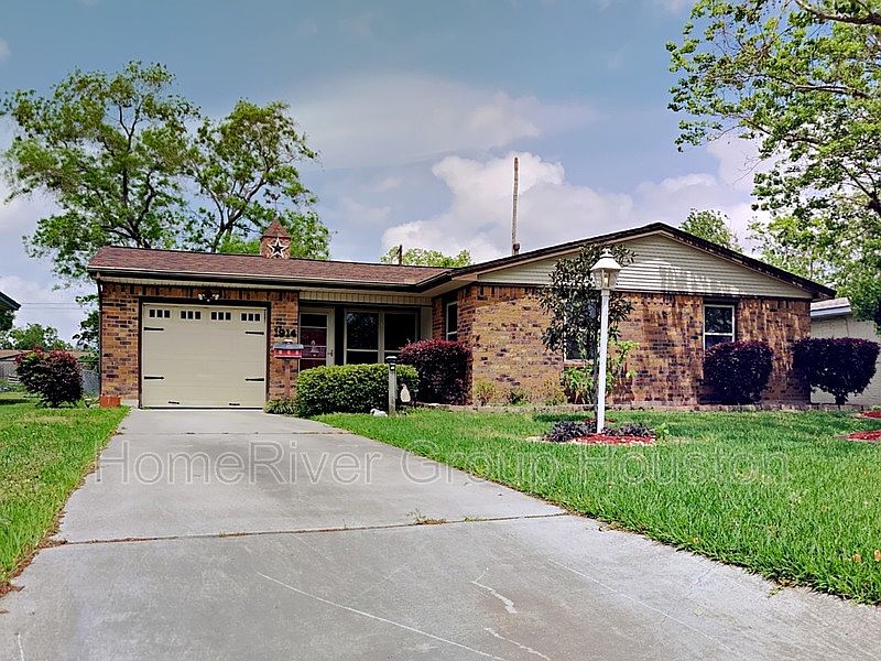 1st image of 1914 14th Ave N