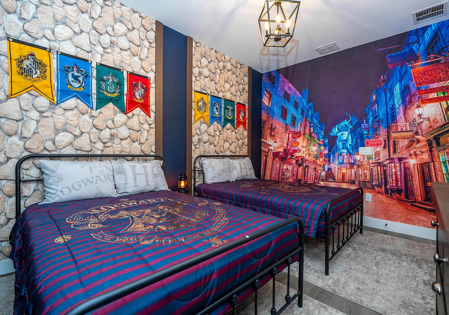Contemporary 4BR Getaway, Minutes from Disney — Photo 3