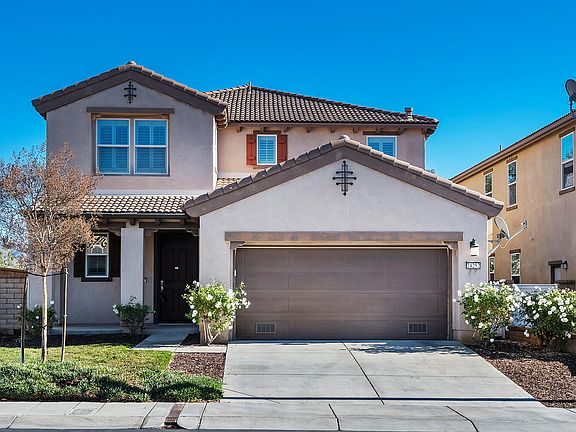 2nd image of 24252 La Montura Dr