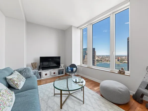 15 William Street 46J image 3 of 15