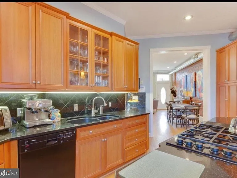 1311 Irving St NW — Photo 7