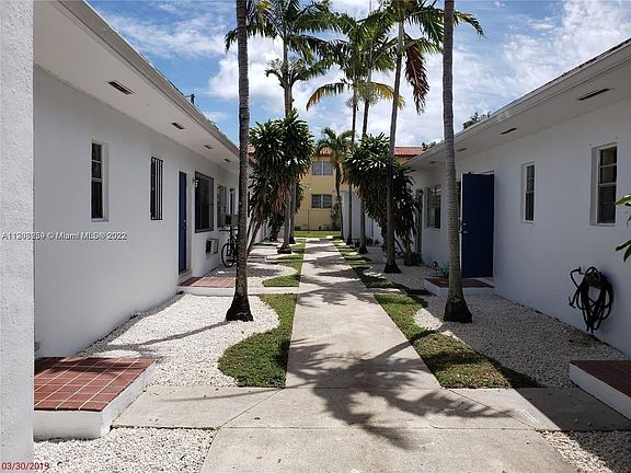 2nd image of 600 SW 10th St #9