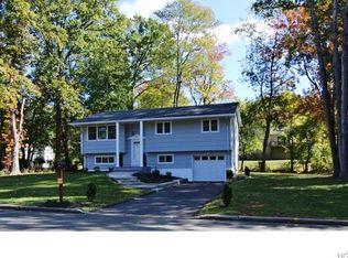 958 Tilton Rd, Valley Cottage, NY 10989