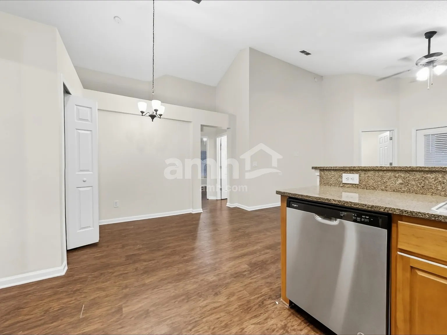 4 bed, 2.0 bath, 1673 sqft, $2,145 — Photo 4