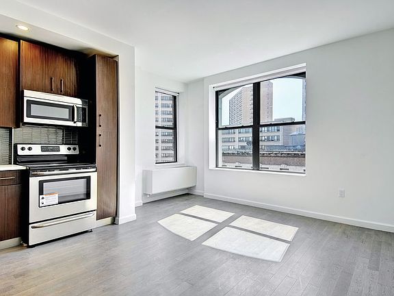 4th image of 272 Manhattan Ave APT 5A