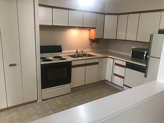 5th image of 2411 E Brandenberry Ct APT 2N