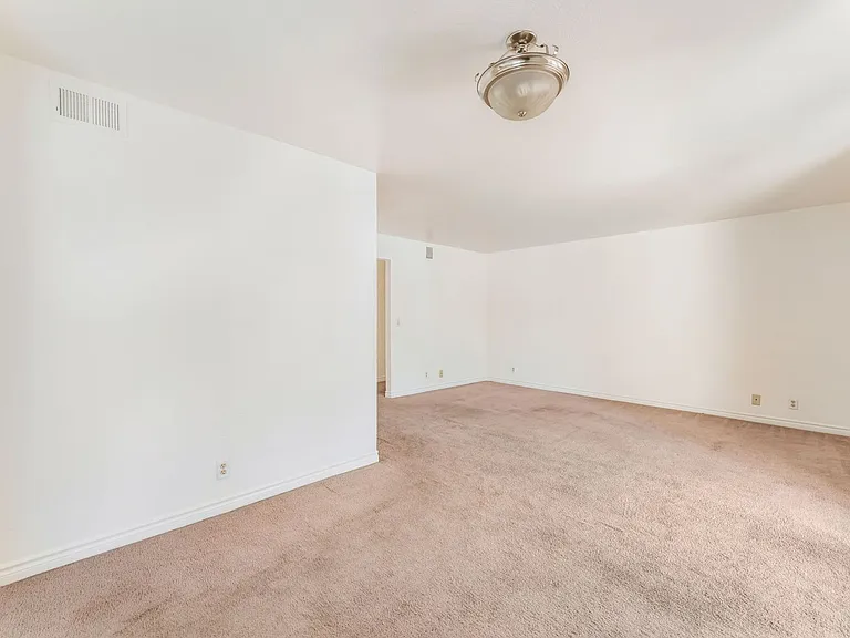 4360 Sandy River Dr #31 — Photo 6