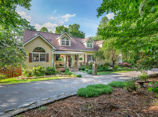 33 Sharon Dr, Fairview, NC 28730
