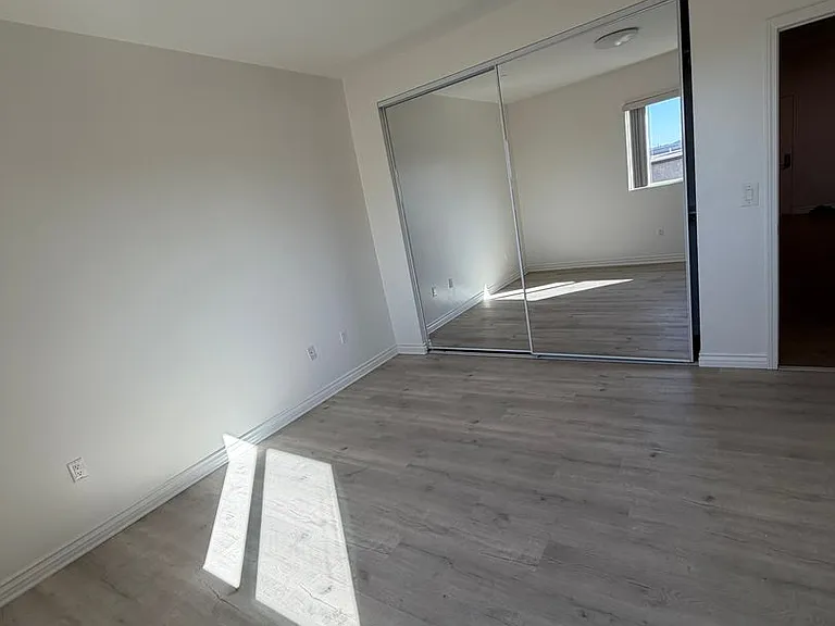 Yaya Nordhoff Apartments — Photo 31