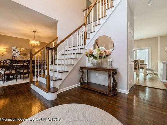 4th image of 851 Woodbury Drive