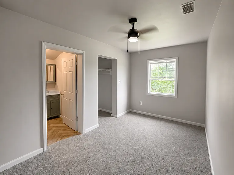 111 13th St E #111 — Photo 10
