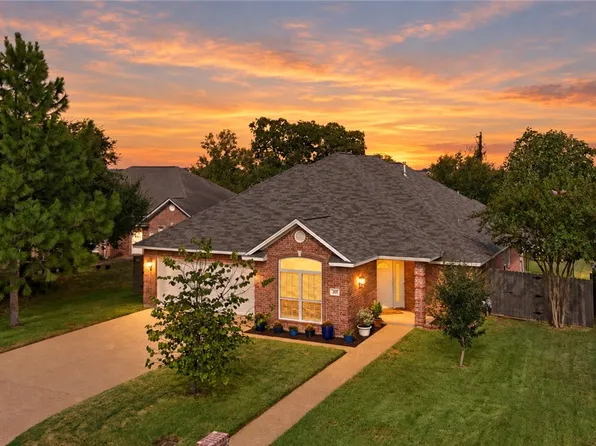 201 Sophia Ln, College Station, TX 77845