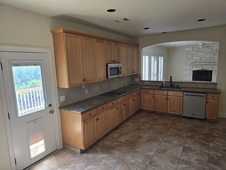 3800 Mira Vista Dr — Photo 4
