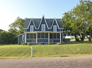 453 E Marshall St, Van Alstyne, TX 75495