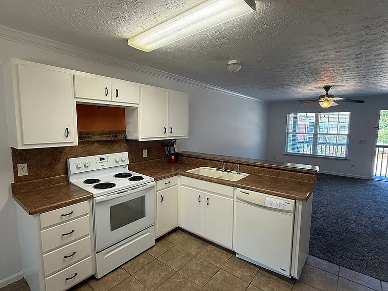 6231 Crystal Dr #B7 — Photo 8