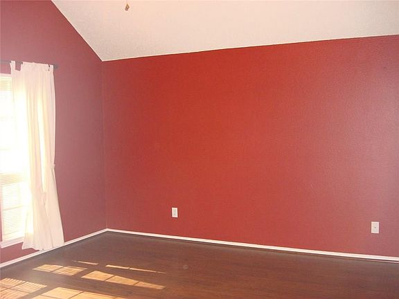 5th image of 6110 Arlington Dr