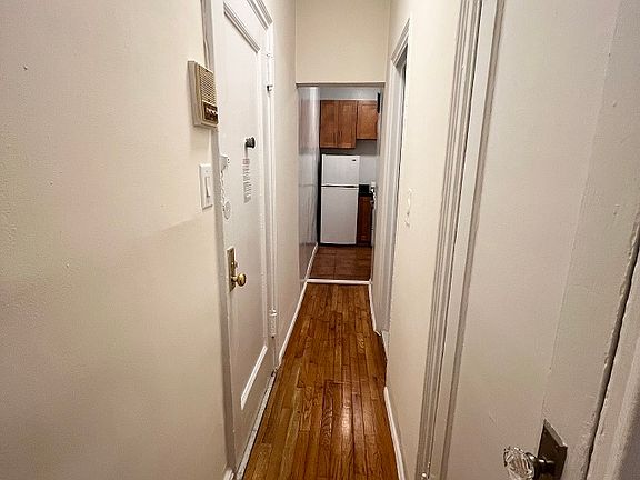 4th image of 354 W 18th St APT 1D