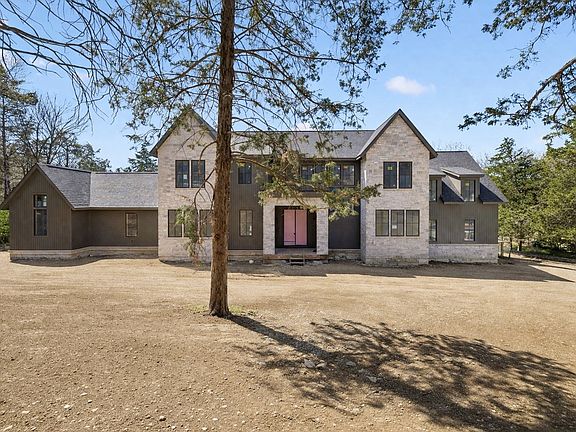 4th image of 4521 Shys Hill Rd