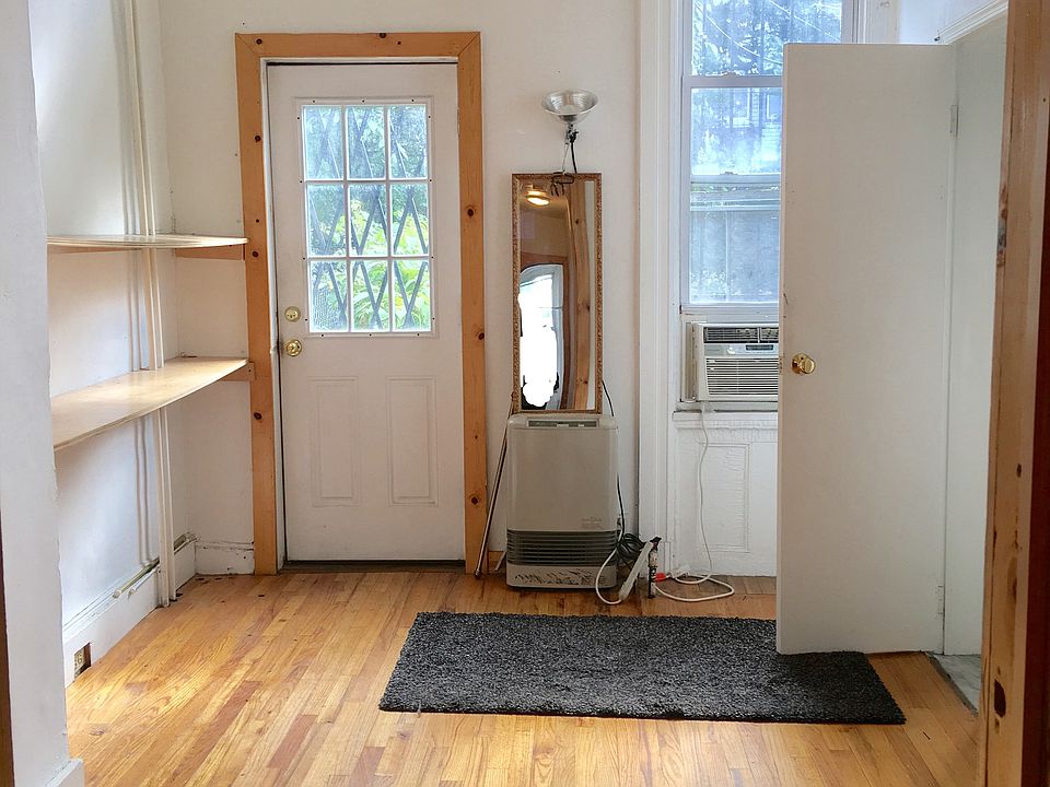 2nd image of 262 Jefferson St APT 01L