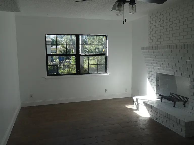 7878 Caxton Cir E — Photo 3