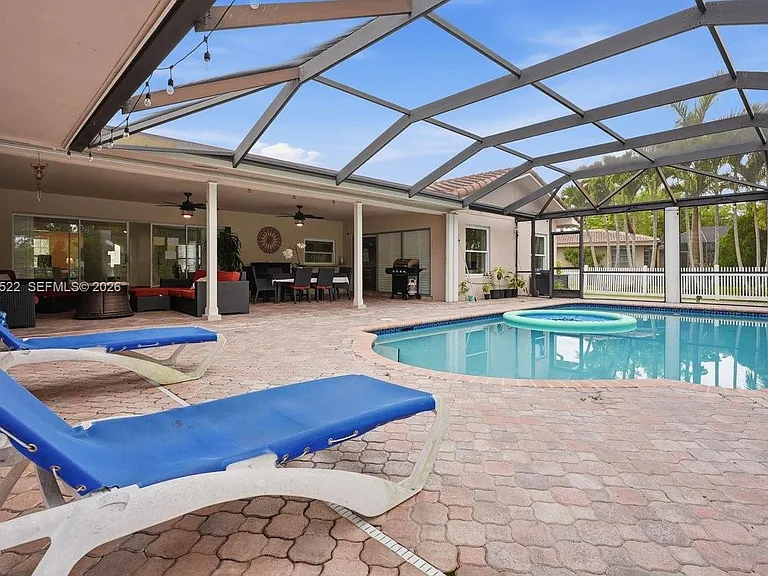 16530 Lake Tree Dr — Photo 14