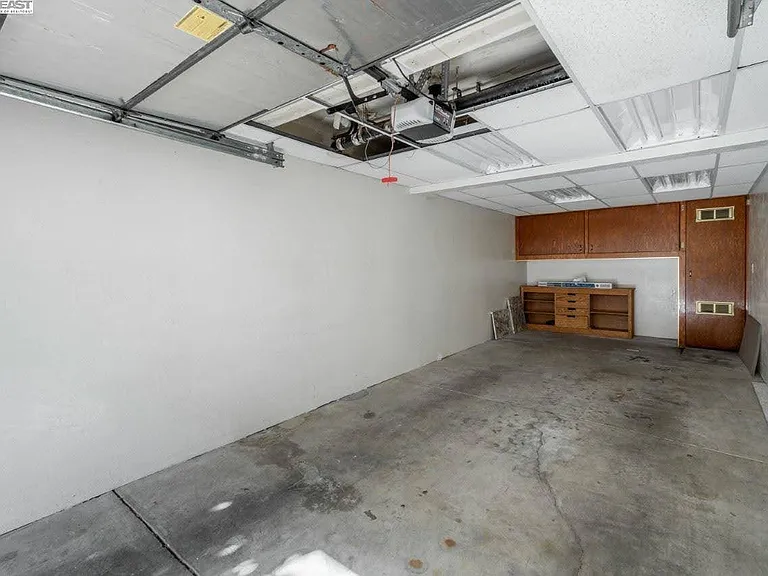 Walnut Ter — Photo 12