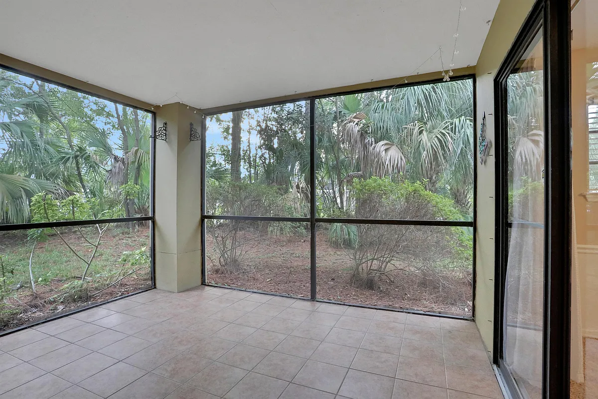 Photo 2 of 10 - 10150 Belle Rive Blvd #2503 - Jacksonville, FL Building Photo - 10150 Belle Rive Blvd #2503