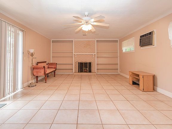 3rd image of 7 Woodville Dr
