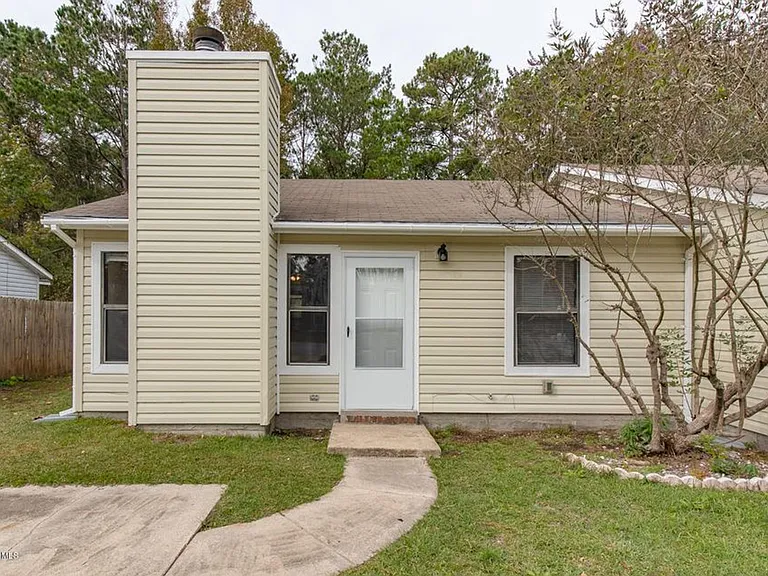 1041 Spring Villa Dr — Photo 4