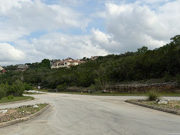 5th image of 518 Winding Ravine LOT 8