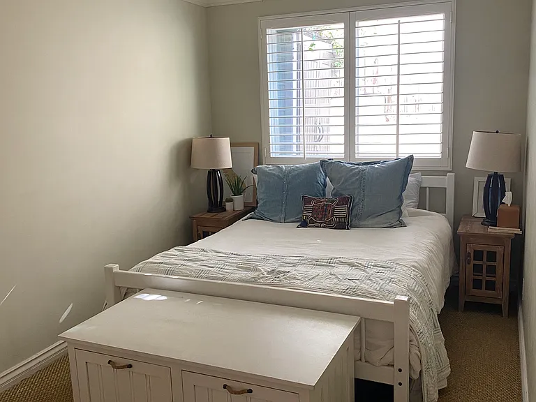 2301 Valley Dr — Photo 12