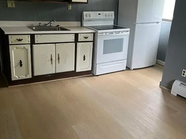 53 Osgood Ave #5, Mexico, ME 04257