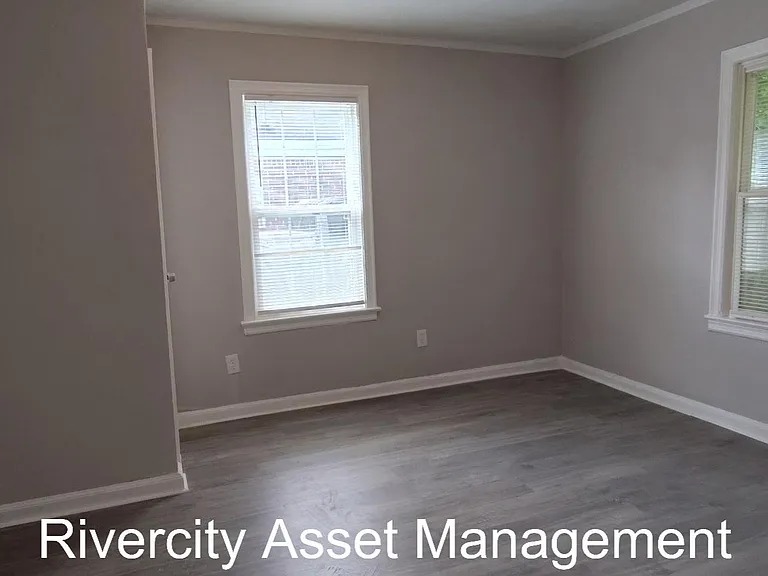 2386 Larose Ave — Photo 5