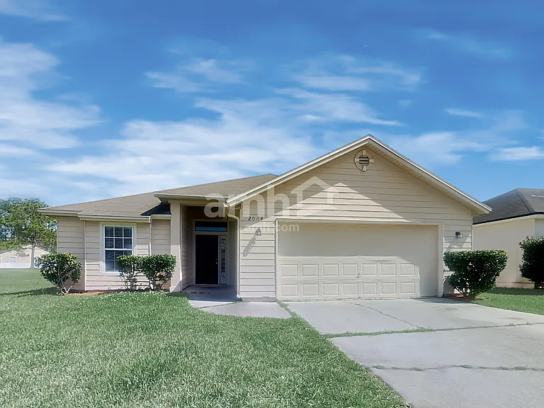 2064 Hunters Trace Cir — Photo 1