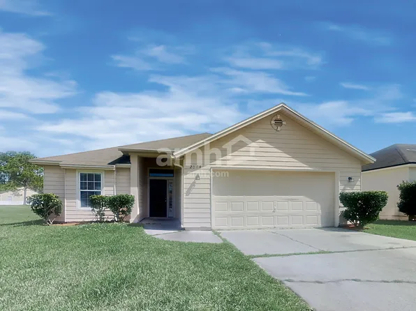 2064 Hunters Trace Cir, Middleburg, FL 32068