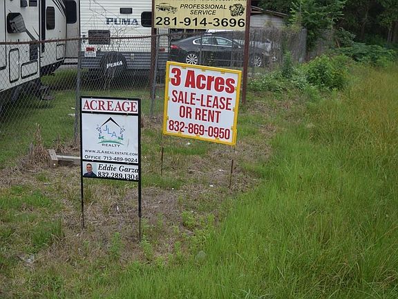 3rd image of 16787 Fm 1485 Rd