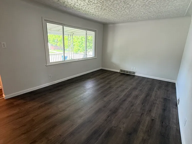 8449 Fisher Ave — Photo 4