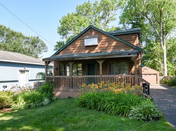 206 Circle Rd, Fox River Grove, IL 60021