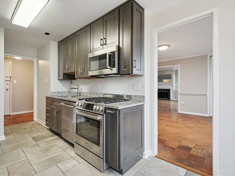 10401 Grosvenor Pl #1624 — Photo 7
