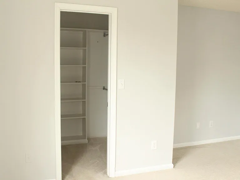 4924 Shallowford Cir — Photo 13