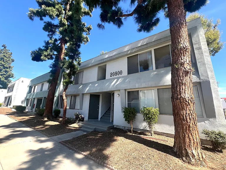 North Park Aparments — Photo 6