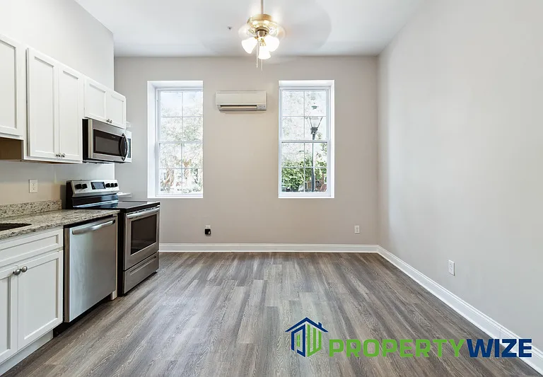 833 Hollins St #1F — Photo 9
