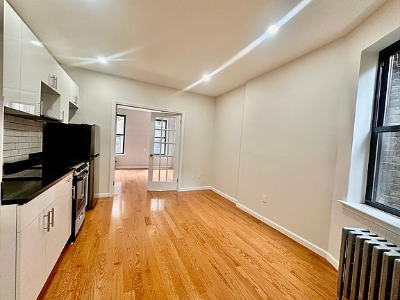 4th image of 22 Saint Marks Pl APT 16