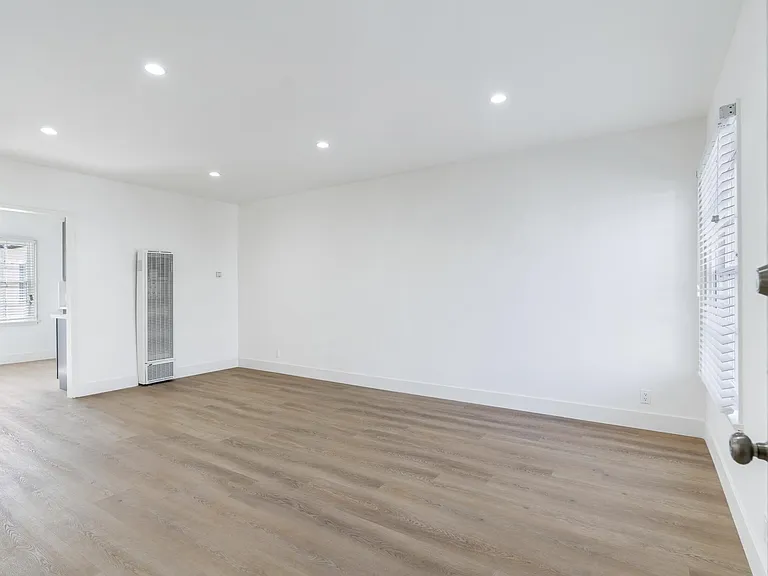 9222 Alden Dr #7 — Photo 4