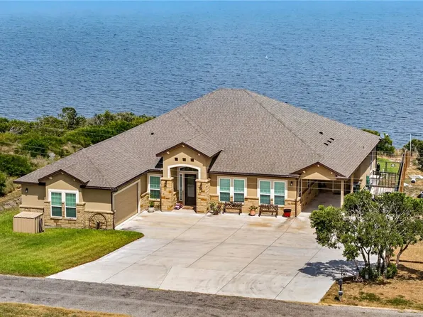 561 Carmel Dr, Sandia, TX 78383